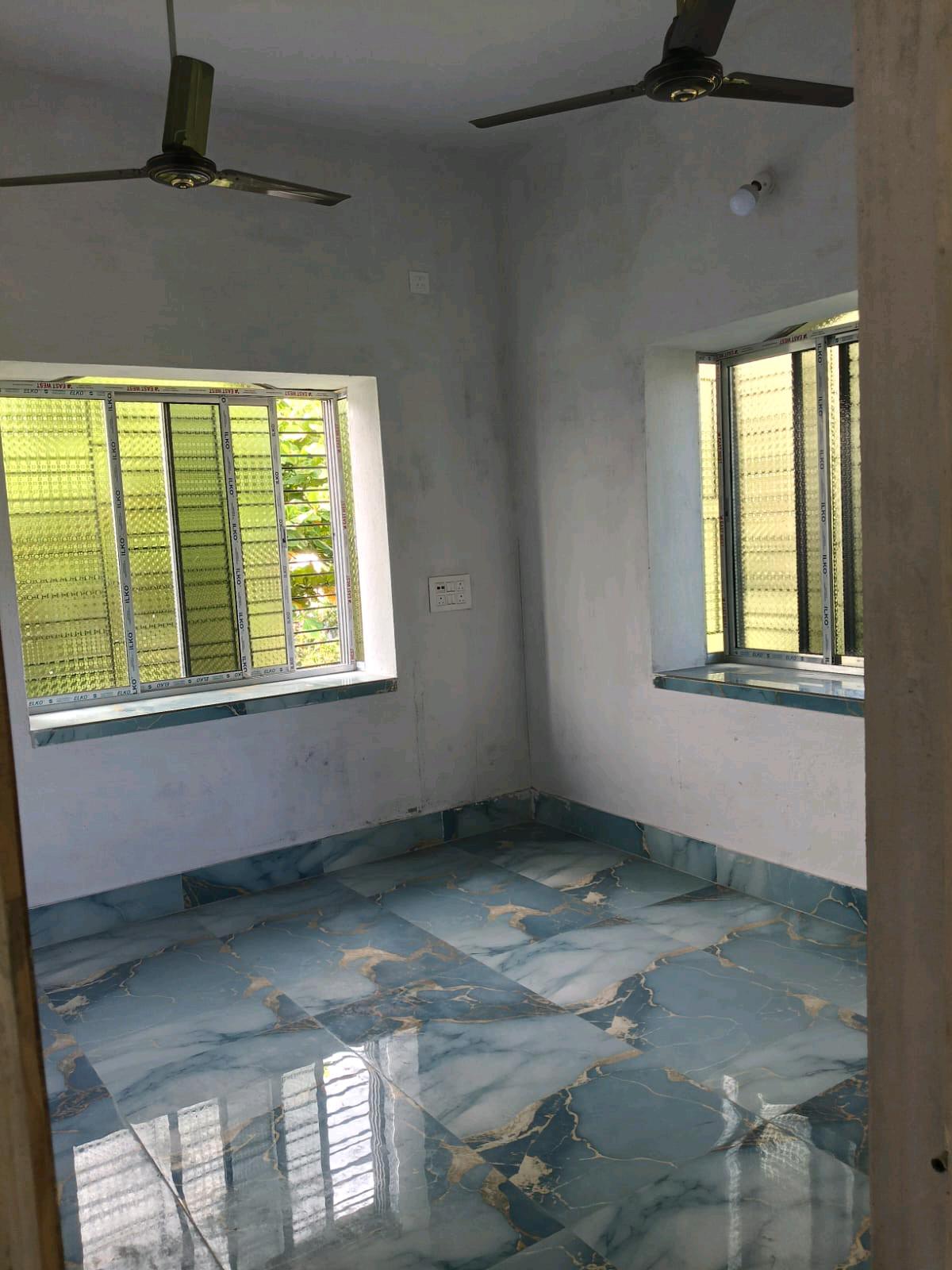Room for Rent in Sriniketan photo 8
